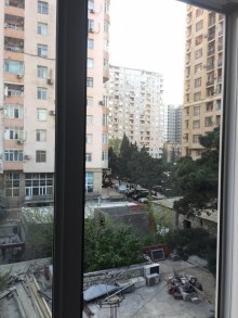Satılır Köhnə Tikili, Yasamal.r, Yasamal, İnşaatçılar.m-6