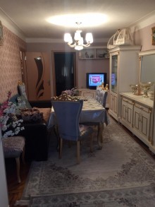 Satılır Köhnə Tikili, Yasamal.r, Yasamal, İnşaatçılar.m-8