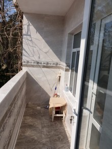 Satılır Köhnə Tikili, Binəqədi.r, 9-cu mikrorayon, Memar Əcəmi.m-10