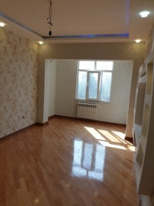 Satılır Köhnə Tikili, Binəqədi.r, 9-cu mikrorayon, Memar Əcəmi.m-20
