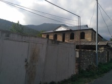 Satılır Həyət evi, Oğuz.ş-1