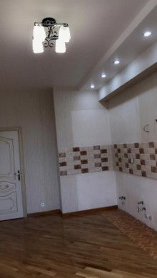 Satılır Yeni Tikili, Nəsimi.r, 28 May.m-6
