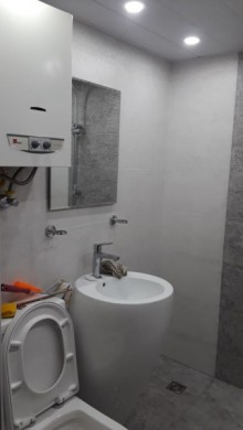 Satılır Köhnə Tikili, Yasamal.r, Yasamal, İnşaatçılar.m-8