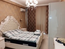Satılır Yeni Tikili, Binəqədi.r, 7-ci mikrorayon, Azadlıq.m-9