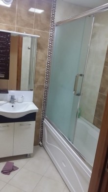 Satılır Yeni Tikili, Nəsimi.r, 4-cü mikrorayon, 20 Yanvar.m-15