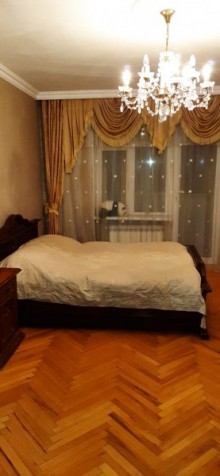 Satılır Köhnə Tikili, Sabunçu.r, Bakıxanov-4