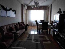 Satılır Yeni Tikili, Yasamal.r-18