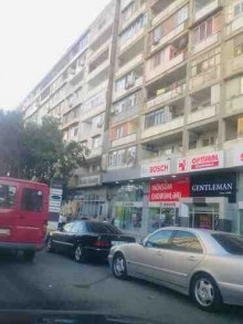 Satılır Köhnə Tikili, Yasamal.r, İnşaatçılar.m-1