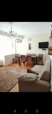 Satılır Köhnə Tikili, Nəsimi.r, 20 Yanvar.m-6