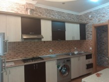Satılır Yeni Tikili, Yasamal.r-8