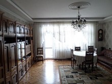 Satılır Köhnə Tikili, Səbail.r, İçərişəhər.m-7
