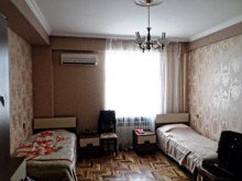 Satılır Köhnə Tikili, Səbail.r, İçərişəhər.m-10