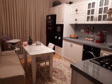 Satılır Yeni Tikili, Yasamal.r, Yeni Yasamal, İnşaatçılar.m-9