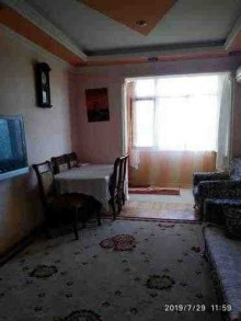 Satılır Köhnə Tikili, Nəsimi.r, 2-ci mikrorayon, Memar Əcəmi.m-4
