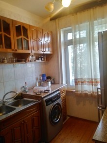 Satılır Köhnə Tikili, Suraxanı.r, Yeni Suraxanı, Qara Qarayev.m-4