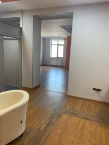Satılır Yeni Tikili, Səbail.r, Sahil.m-20
