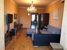 Satılır Köhnə Tikili, Sabunçu.r, Bakıxanov-9
