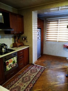 Satılır Köhnə Tikili, Sabunçu.r, Bakıxanov-7