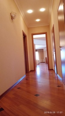 Satılır Yeni Tikili, Nəsimi.r, 28 May.m-7