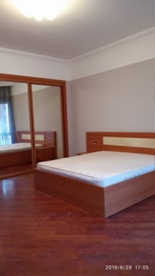Satılır Yeni Tikili, Nəsimi.r, 28 May.m-9