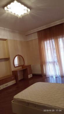 Satılır Yeni Tikili, Nəsimi.r, 28 May.m-12