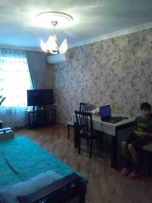 Satılır Köhnə Tikili, Yasamal.r, İnşaatçılar.m-7