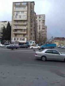 Satılır Köhnə Tikili, Yasamal.r, İnşaatçılar.m-16