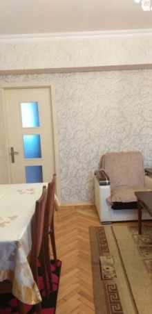 Satılır Köhnə Tikili, Nəsimi.r, 28 May.m-17