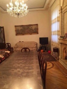 Satılır Köhnə Tikili, Səbail.r-10