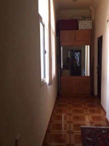 Satılır Köhnə Tikili, Səbail.r-14
