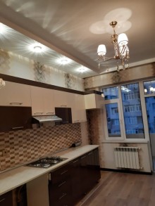 Satılır Yeni Tikili, Binəqədi.r, 9-cu mikrorayon, Azadlıq.m-7
