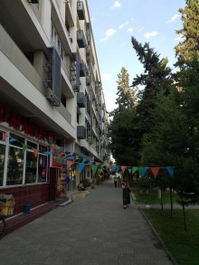 Satılır Köhnə Tikili, Nəsimi.r, 28 May.m-18