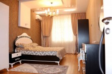 Satılır Yeni Tikili, Nəsimi.r, Papanin, 20 Yanvar.m-13