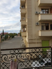 Satılır Köhnə Tikili, Sabunçu.r, Bakıxanov-1