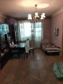 Satılır Köhnə Tikili, Yasamal.r, İnşaatçılar.m-9