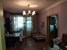 Satılır Köhnə Tikili, Yasamal.r, İnşaatçılar.m-10