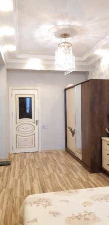 Satılır Yeni Tikili, Yasamal.r-10
