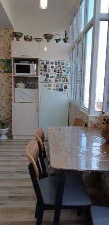 Satılır Yeni Tikili, Yasamal.r-13
