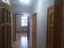 Satılır Köhnə Tikili, Yasamal.r, Yasamal, Elmlər Akademiyası.m-10