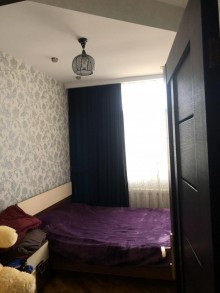 Satılır Yeni Tikili, Binəqədi.r, 8-ci mikrorayon, Azadlıq.m-12