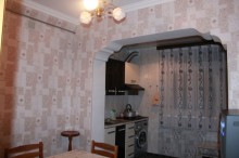 Satılır Köhnə Tikili, Binəqədi.r, 7-ci mikrorayon, Azadlıq.m-9