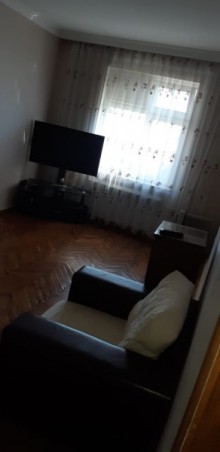 Satılır Köhnə Tikili, Binəqədi.r, 9-cu mikrorayon, Nəsimi.m-8