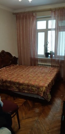 Satılır Köhnə Tikili, Binəqədi.r, 9-cu mikrorayon, Nəsimi.m-10