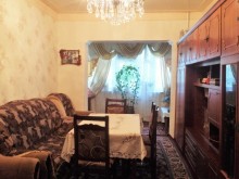 Satılır Köhnə Tikili, Binəqədi.r, 8-ci mikrorayon, Azadlıq.m-17