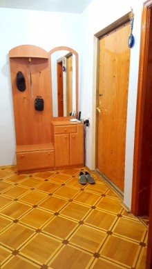 Satılır Köhnə Tikili, Binəqədi.r, 8-ci mikrorayon, Azadlıq.m-2