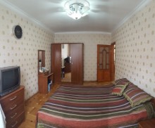 Satılır Köhnə Tikili, Binəqədi.r, 8-ci mikrorayon, Azadlıq.m-5