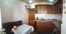 Satılır Köhnə Tikili, Binəqədi.r, 8-ci mikrorayon, Azadlıq.m-6