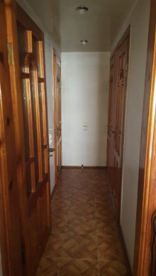 Satılır Köhnə Tikili, Binəqədi.r, 8-ci mikrorayon, Azadlıq.m-16