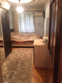 Satılır Köhnə Tikili, Yasamal.r, Yasamal, İnşaatçılar.m-18