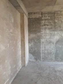 Satılır Yeni Tikili, Səbail.r, 28 May.m-8